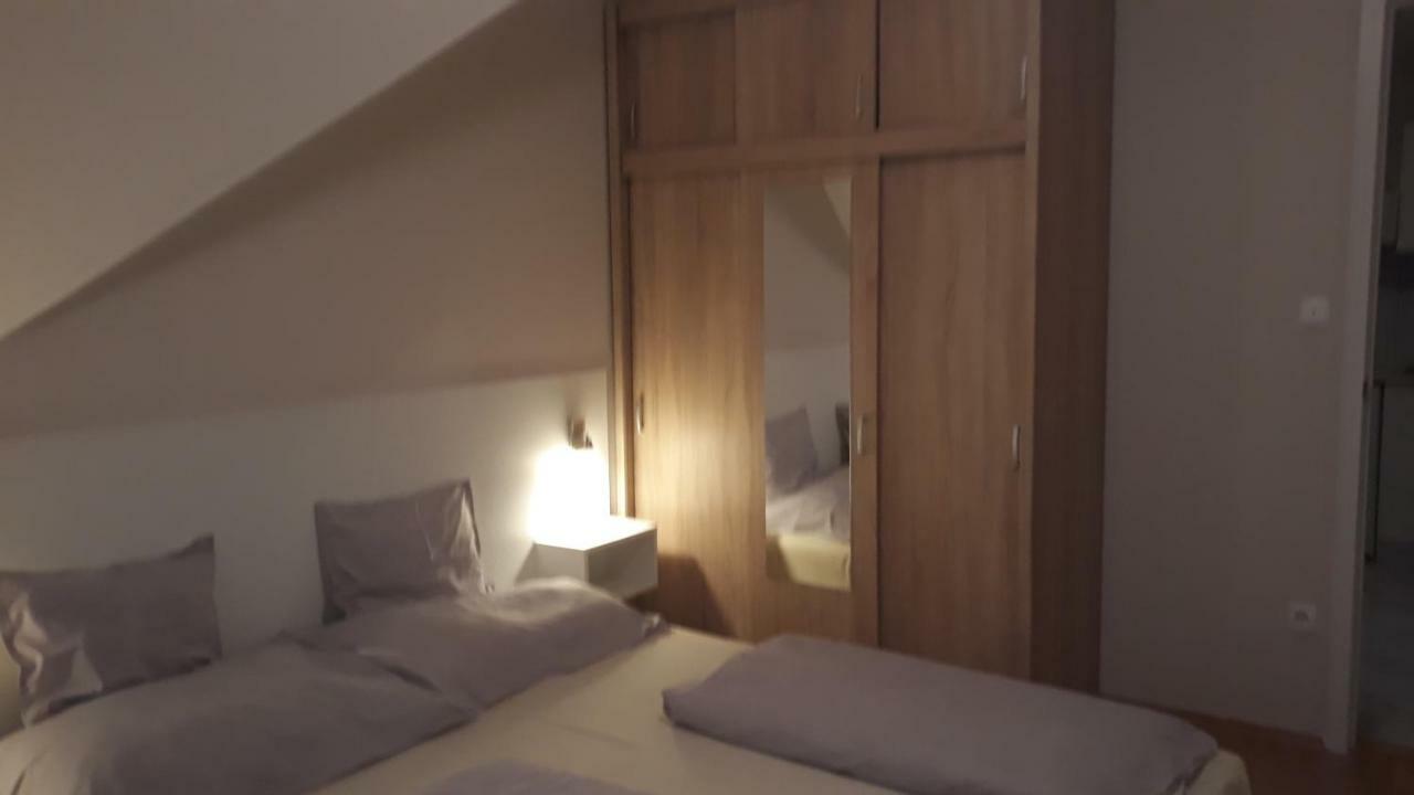 Szalóky Apartmanház Gyenesdiás Exterior foto